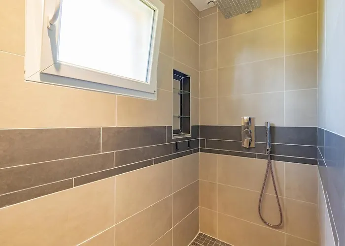 Garonne- Piscine Confort Proche Toulouse * Saubens