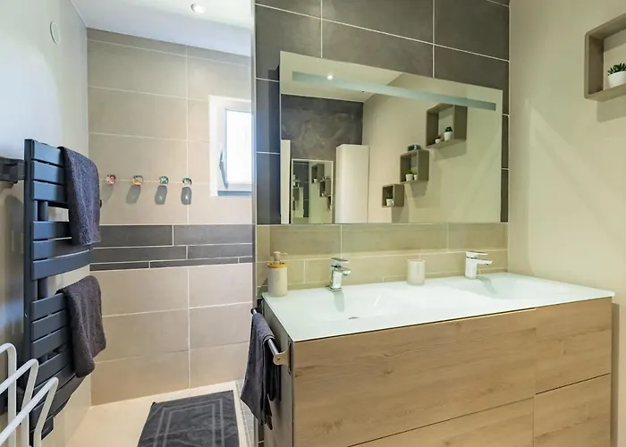 Garonne- Piscine Confort Proche Toulouse Villa *