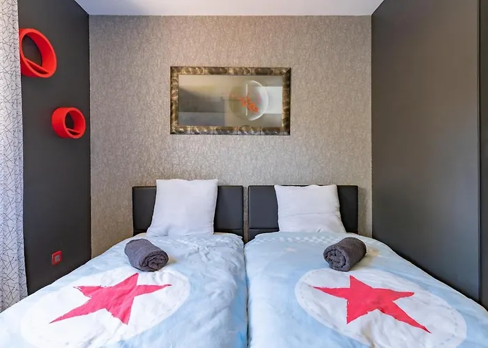 Garonne- Piscine Confort Proche Toulouse Villa *