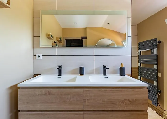 Garonne- Piscine Confort Proche Toulouse * Saubens